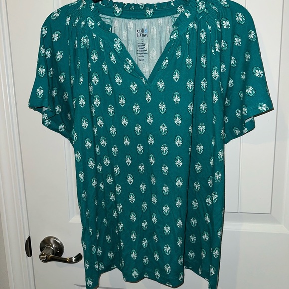 croft & barrow Tops - Croft & Barrow Green and White Patterned Blouse